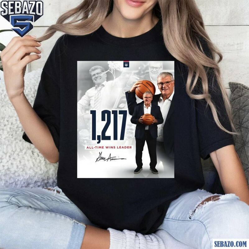 Geno Auriemma 1217 All Time Wins Leaders Shirt t-shirt