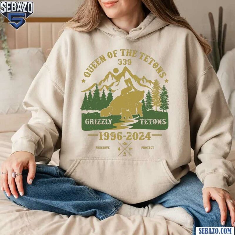 Vintage Queen of The Tetons 399 Grizzly Bear Shirt hoodie