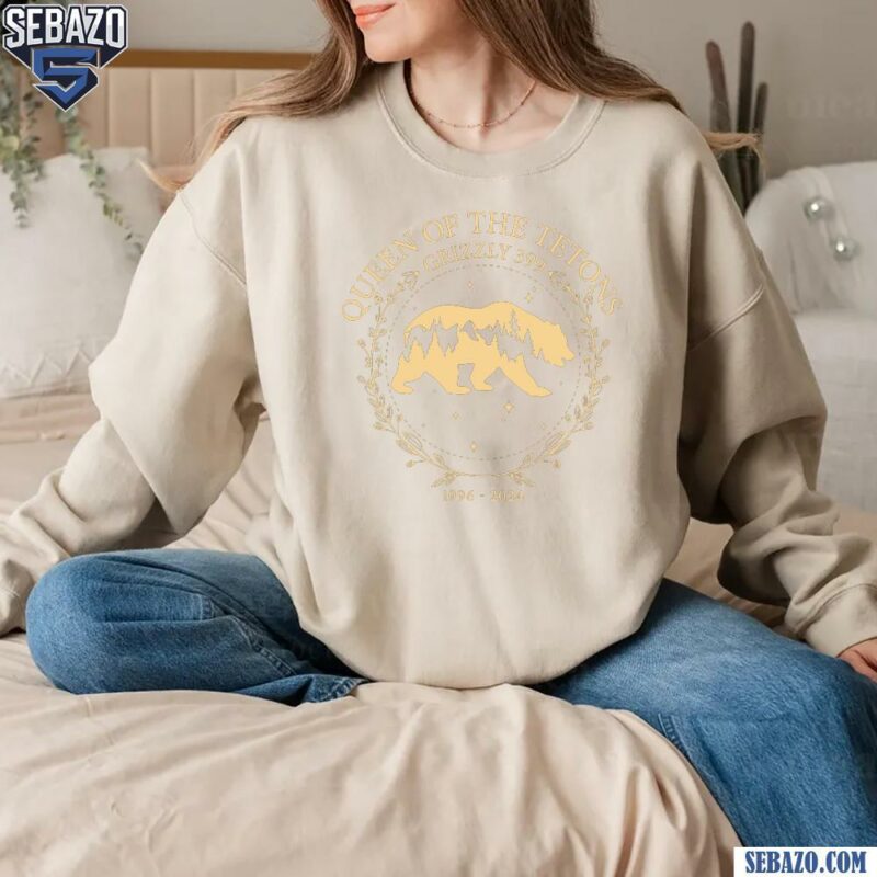 Vintage Queen of the Tetons In Memory Grizzly 399 Shirt sweatshirt