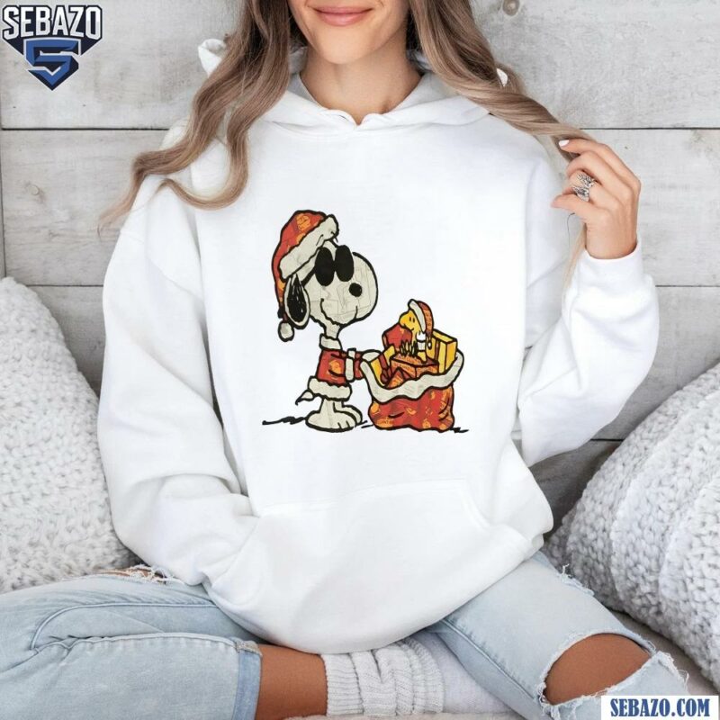 Christmas Snoopy And Woodstock Gifts Basket hoodie