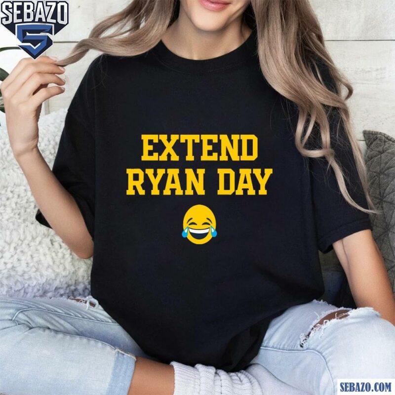 Extend Ryan Day Smiley Face Shirt t-shirt