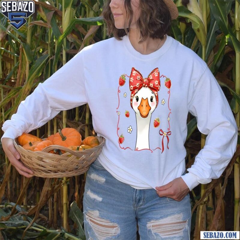 Retro Summer Mothers Day Cute Strawberry Goose Mama Shirt long sleeved